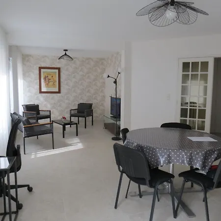 Saint-maurille Coeur D'angers Et Parking * Angers