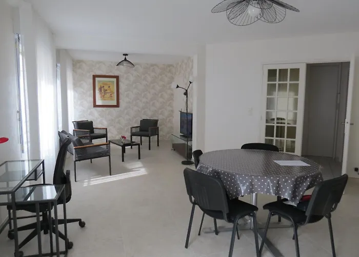 Saint-maurille Coeur D'angers Et Parking * Angers